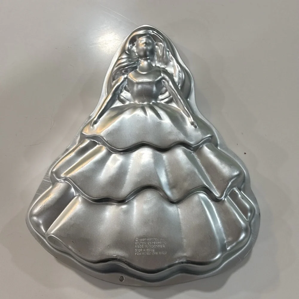 VTG 1995 Wilton Mattel‎ Barbie Cake Pan 2105-3500